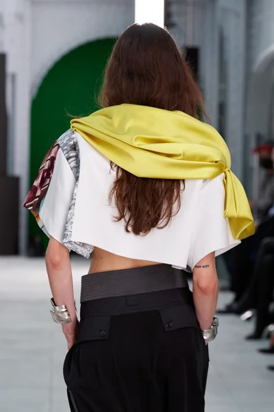 Look 74